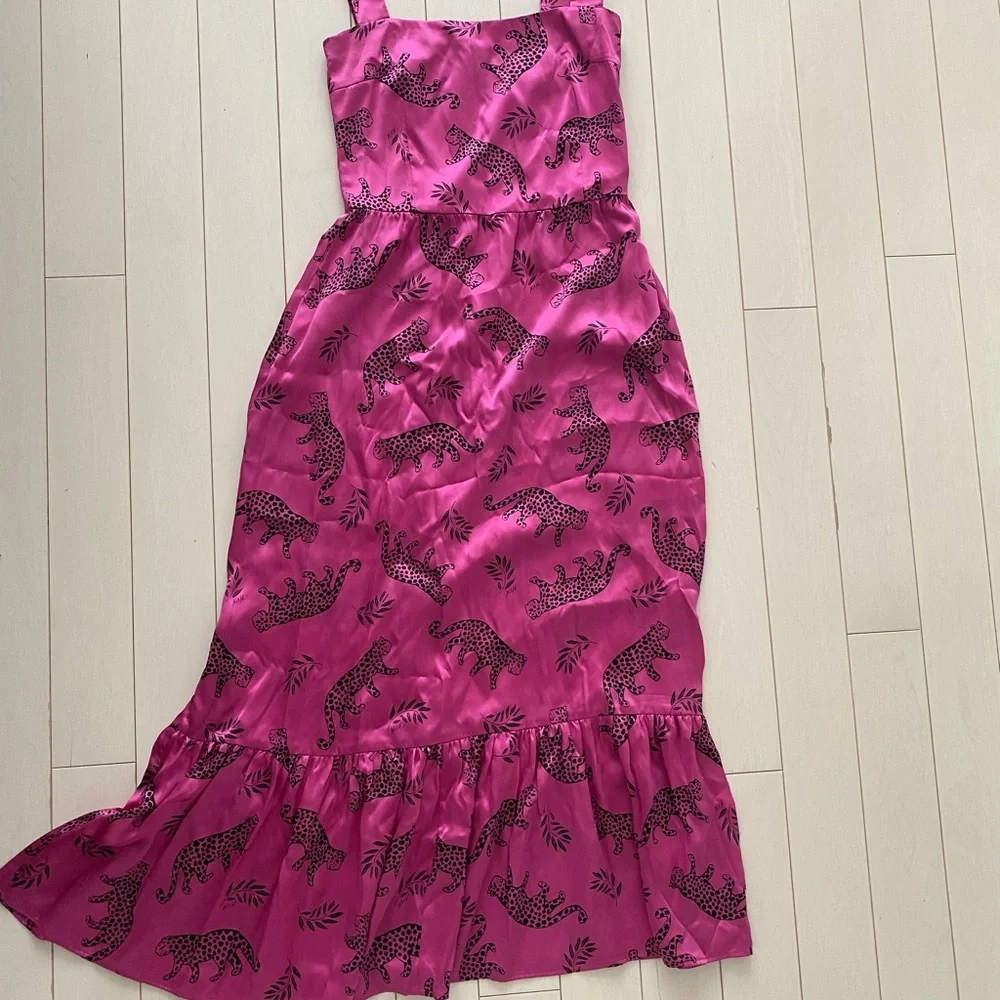 Elegant Pink Animal Print Midi Dress - Picture 3 of 5